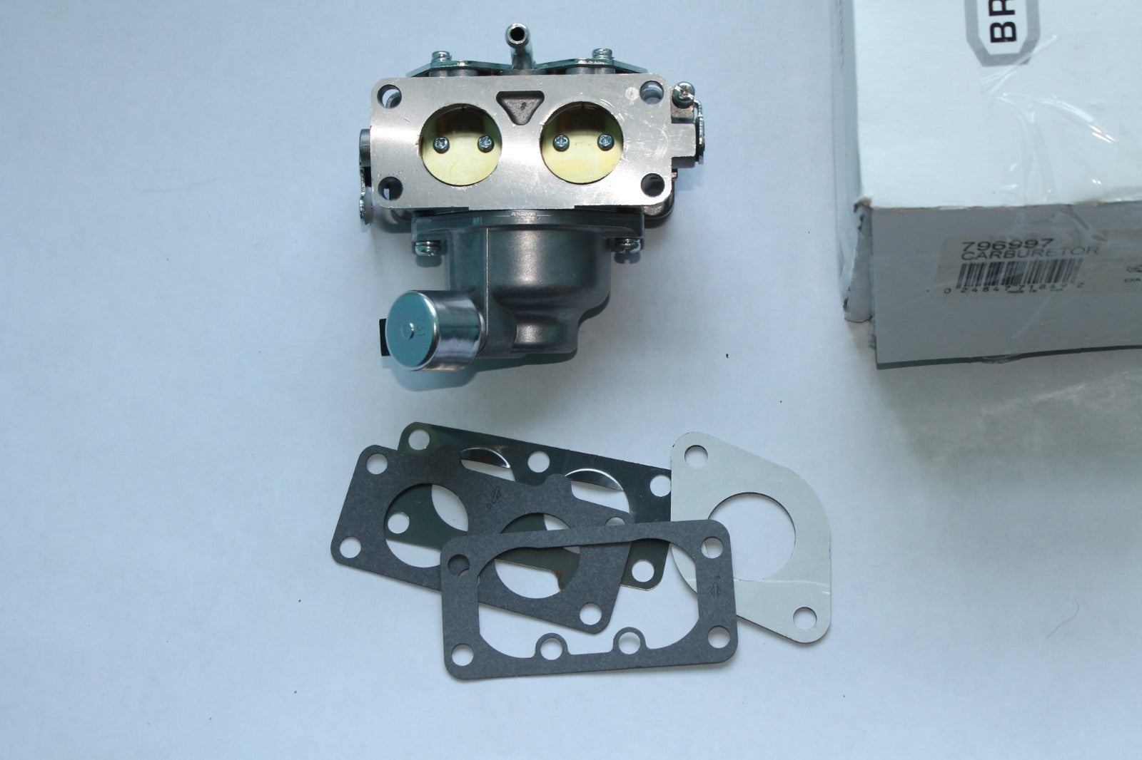 BRIGGS AND STRATTON CARBURETOR 796997 NEW OEM BRIGGS CARBURETOR