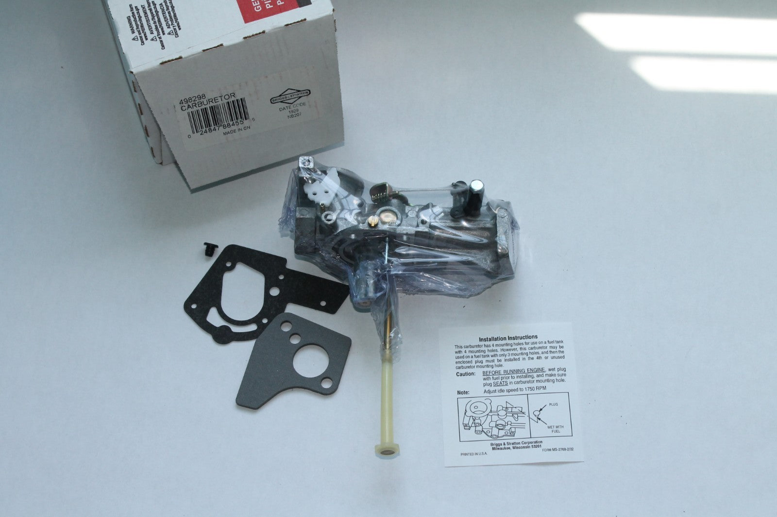GENUINE OEM BRIGGS & STRATTON PART # 498298 CARBURETOR; 495426, 492611, 490533